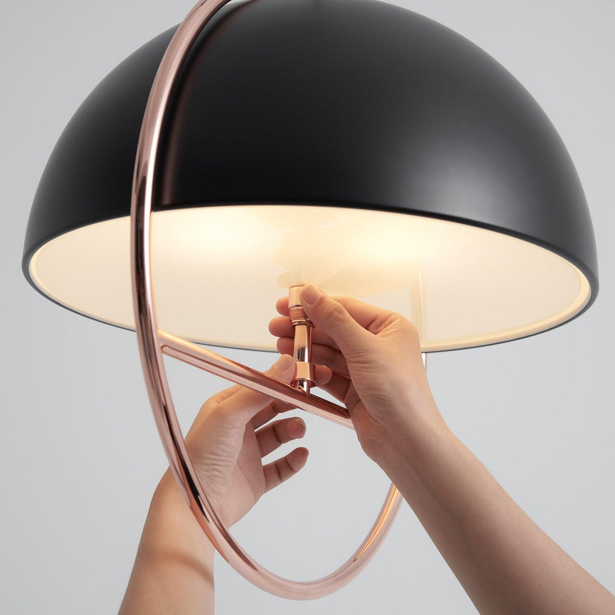 Huan Pendant Light – Modern Minimalist Metal Ceiling Lamp for Living and Dining Rooms