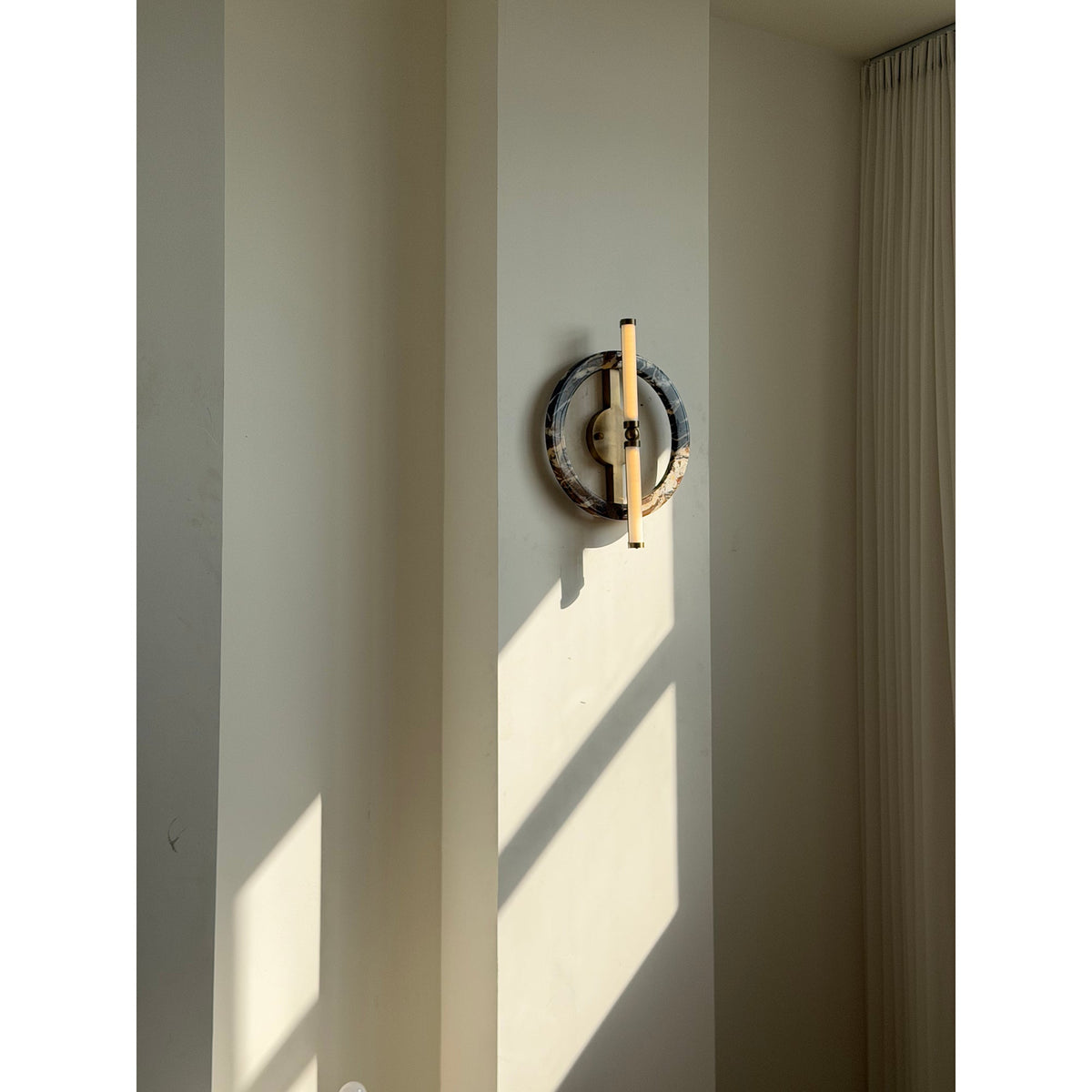 ice-wall-lamp