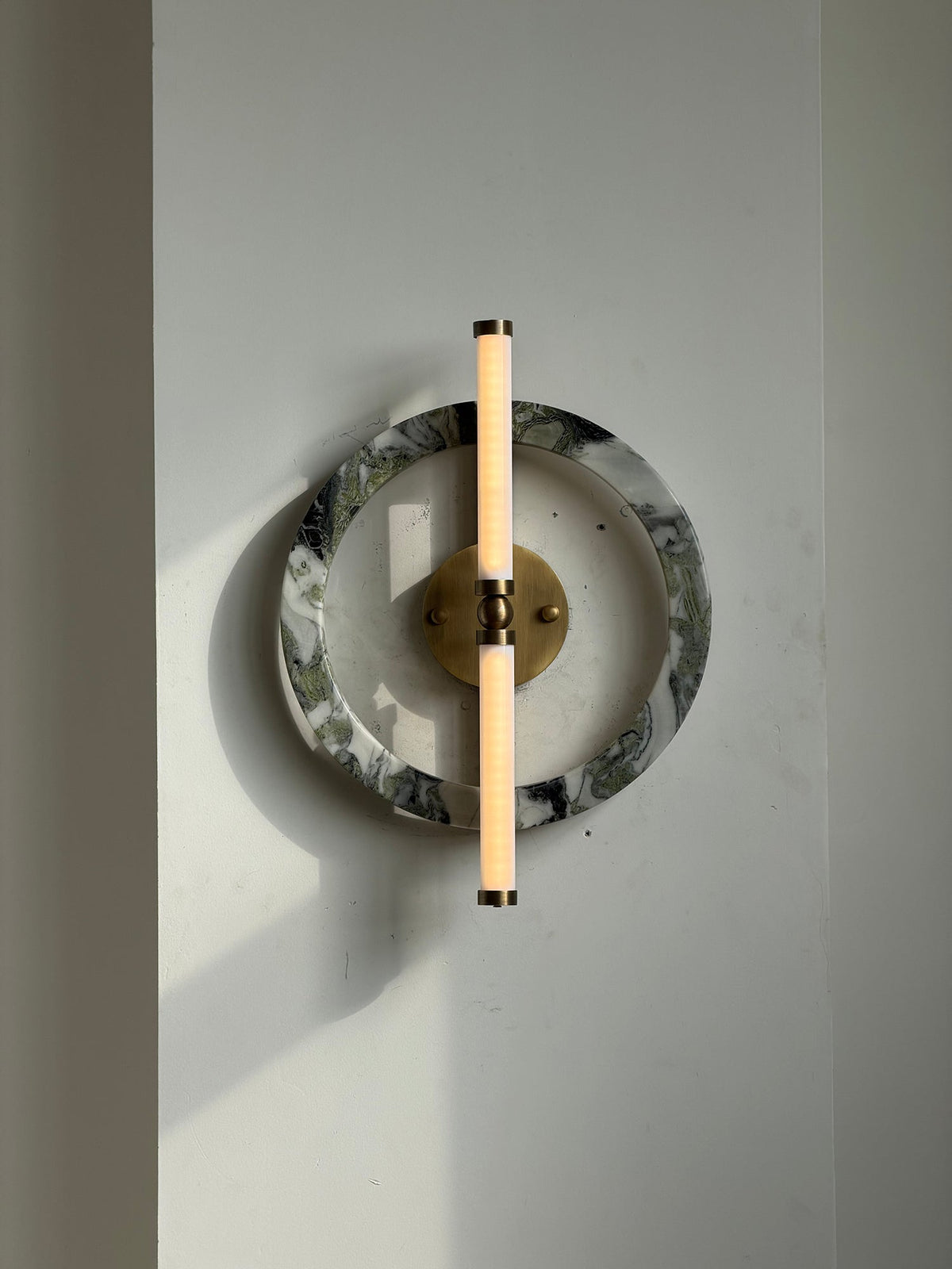ice-wall-lamp