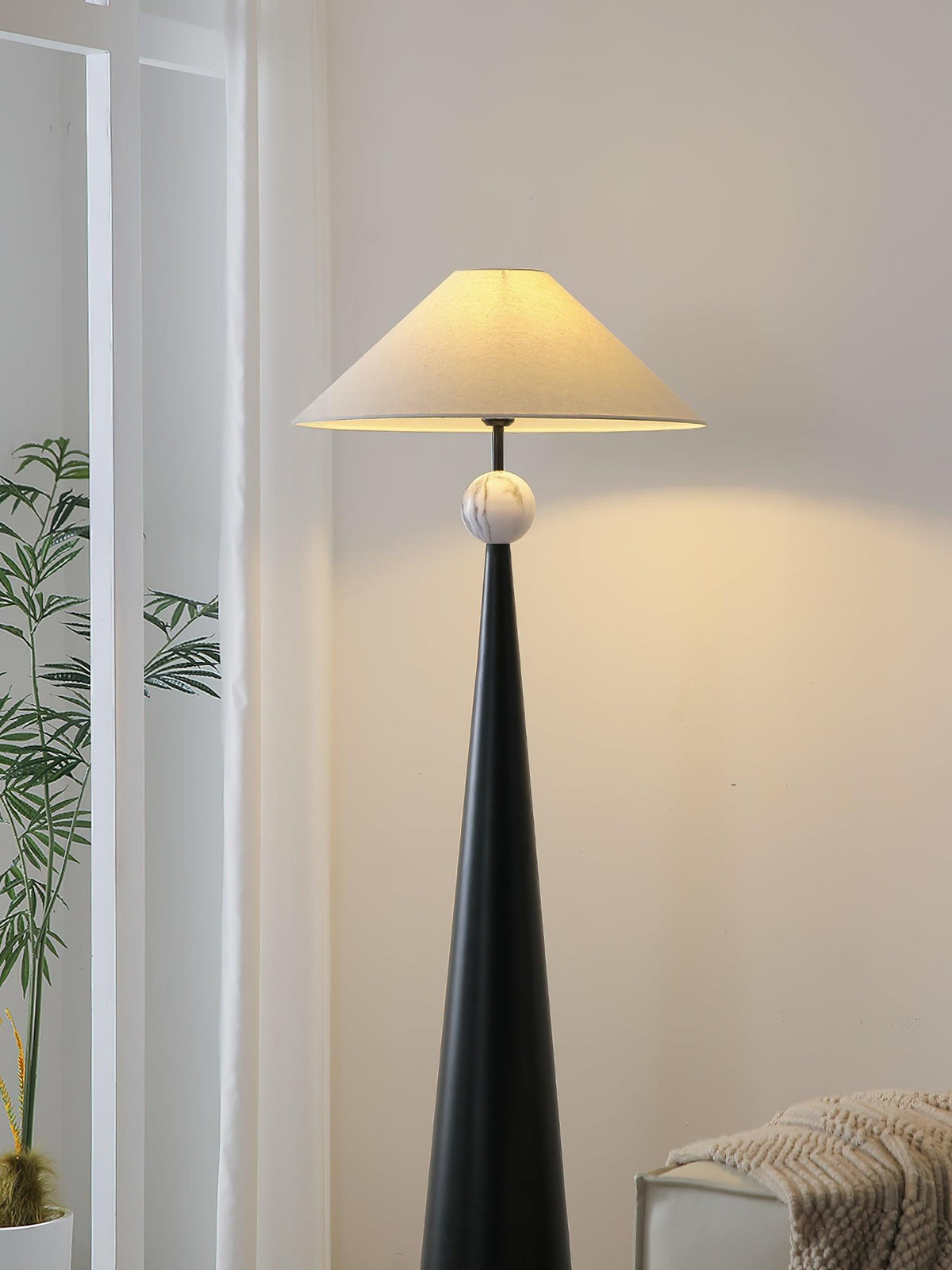 innes-floor-lamp