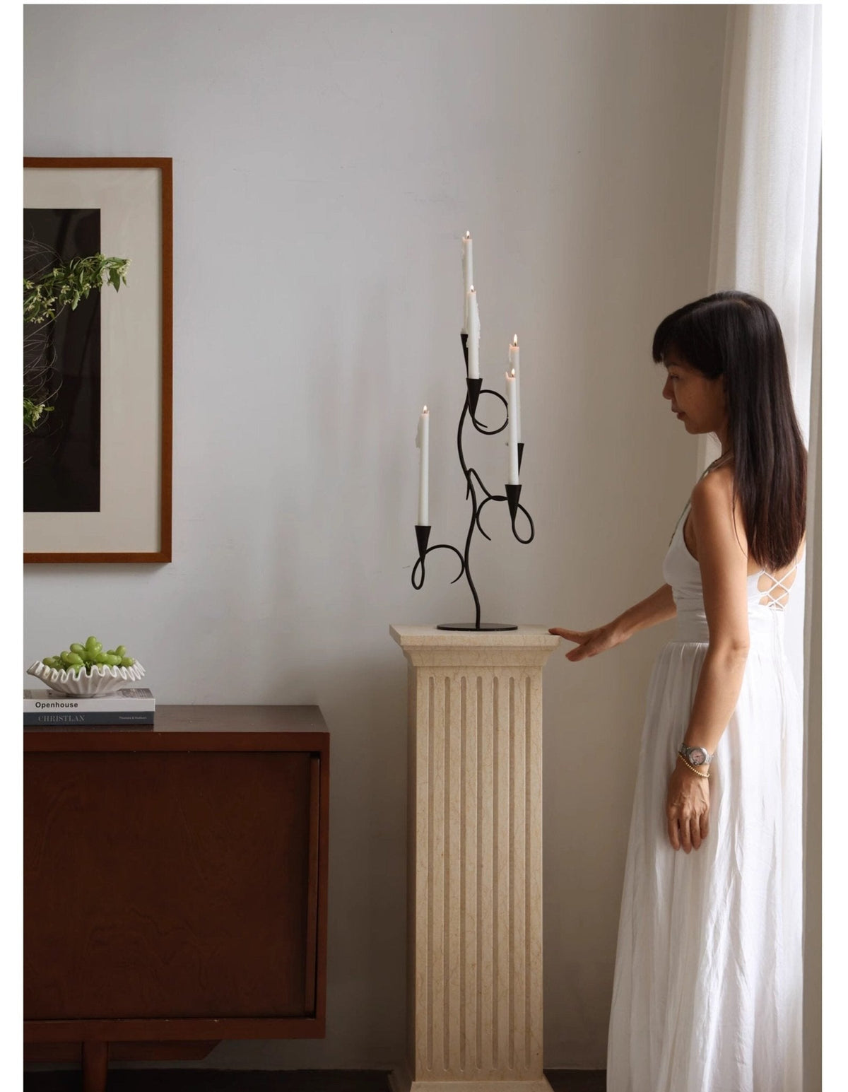 Iron Vine Sculptural Candle Holder – Modern Black Metal Centerpiece