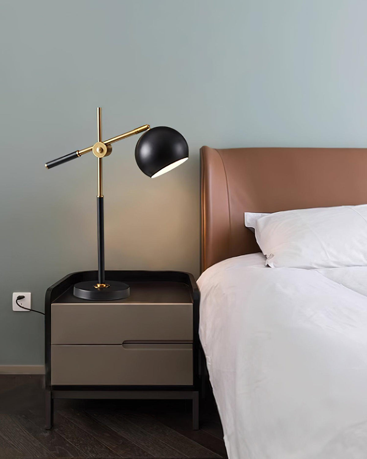 isaac-table-lamp