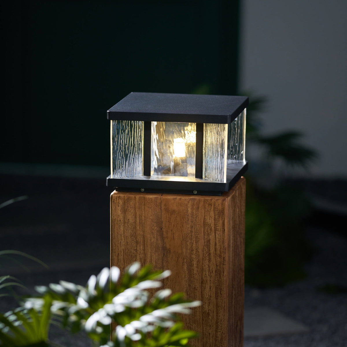 Stratos Square Outdoor Light – Modern Geometric LED Table Lamp for Patio & Garden