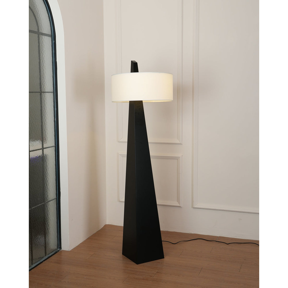 jett-obelisk-floor-lamp