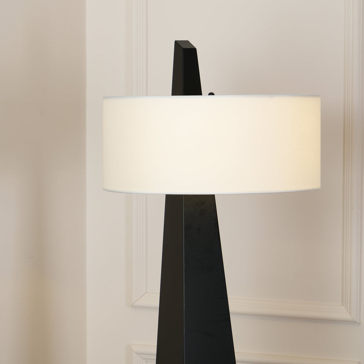 jett-obelisk-floor-lamp