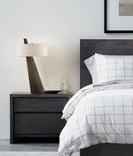 jett-obelisk-table-lamp