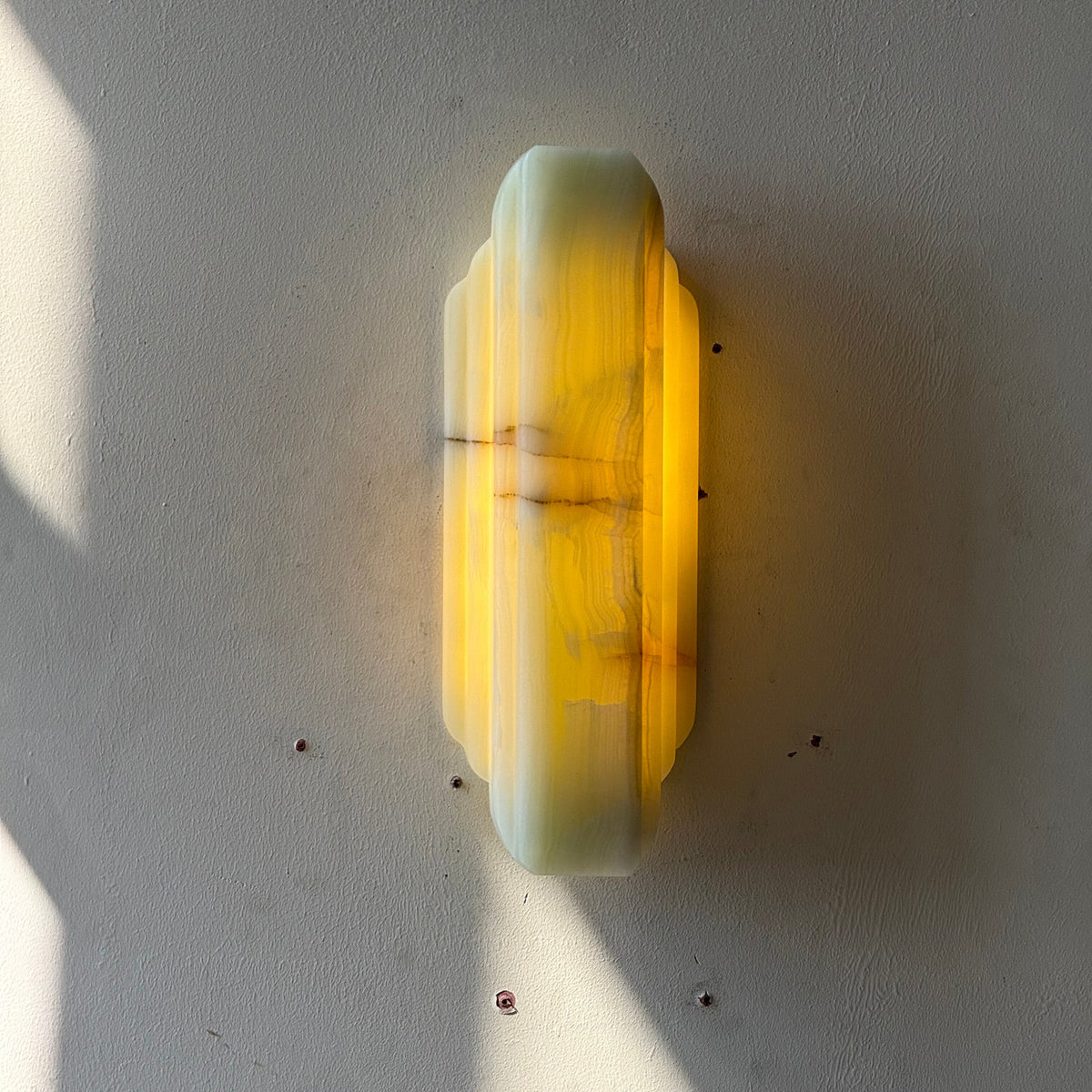 jewel-onyx-wall-lamp