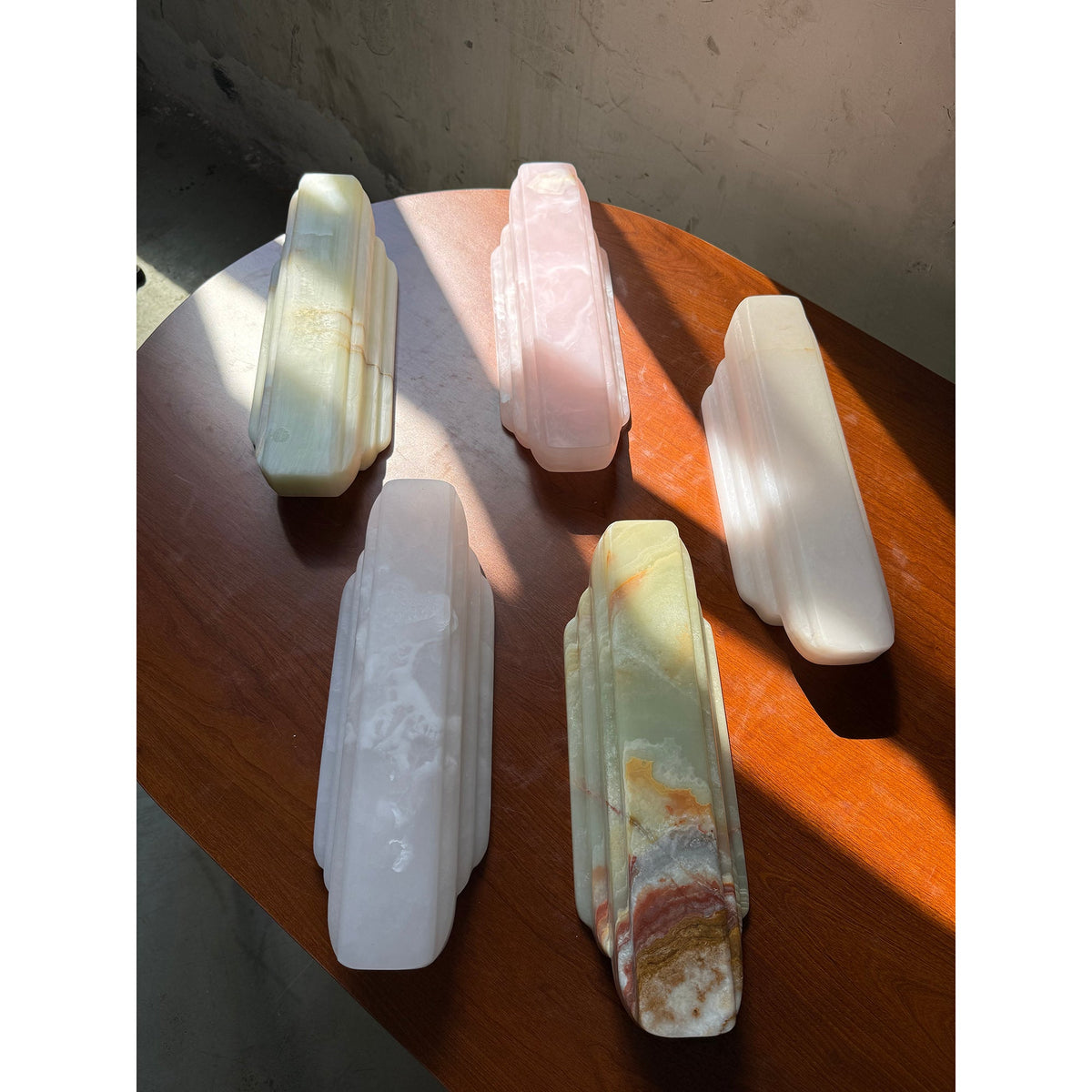 jewel-onyx-wall-lamp
