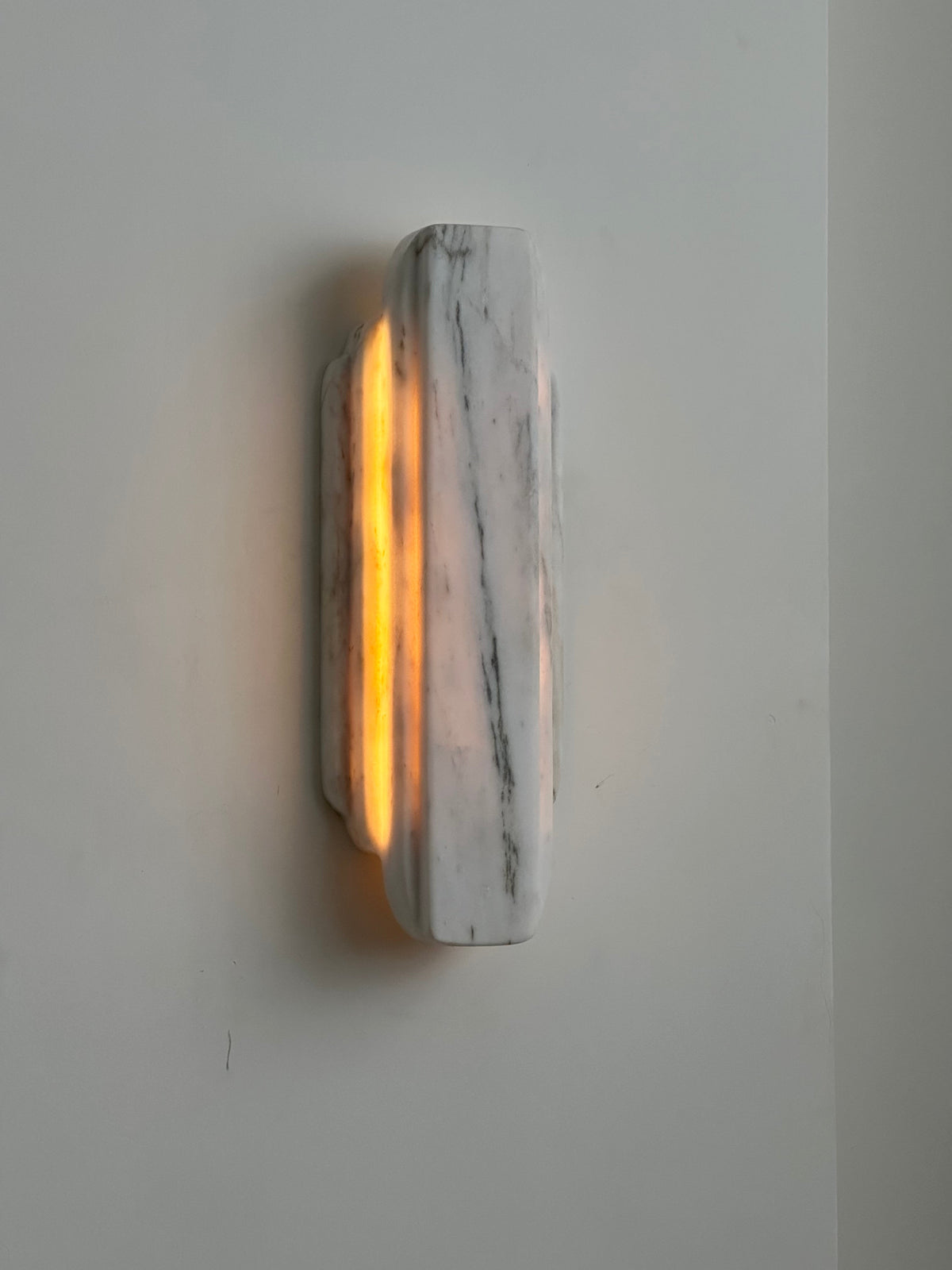 jewel-onyx-wall-lamp