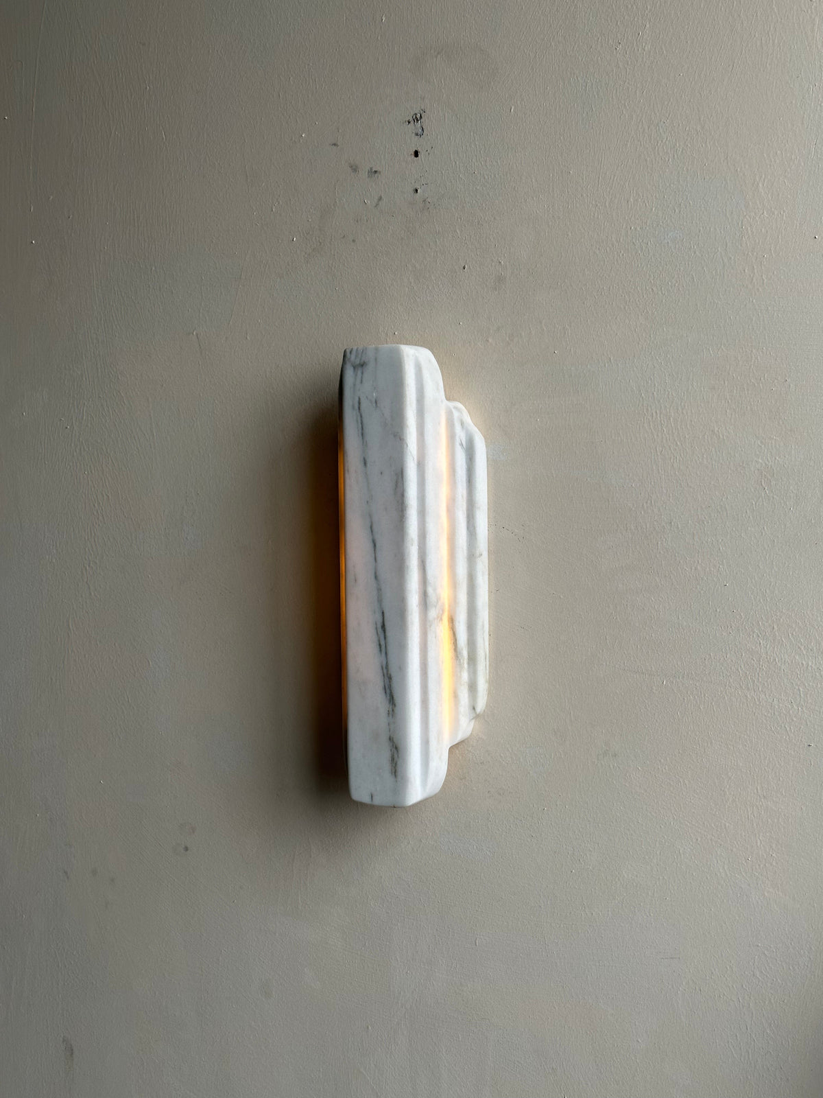 jewel-onyx-wall-lamp