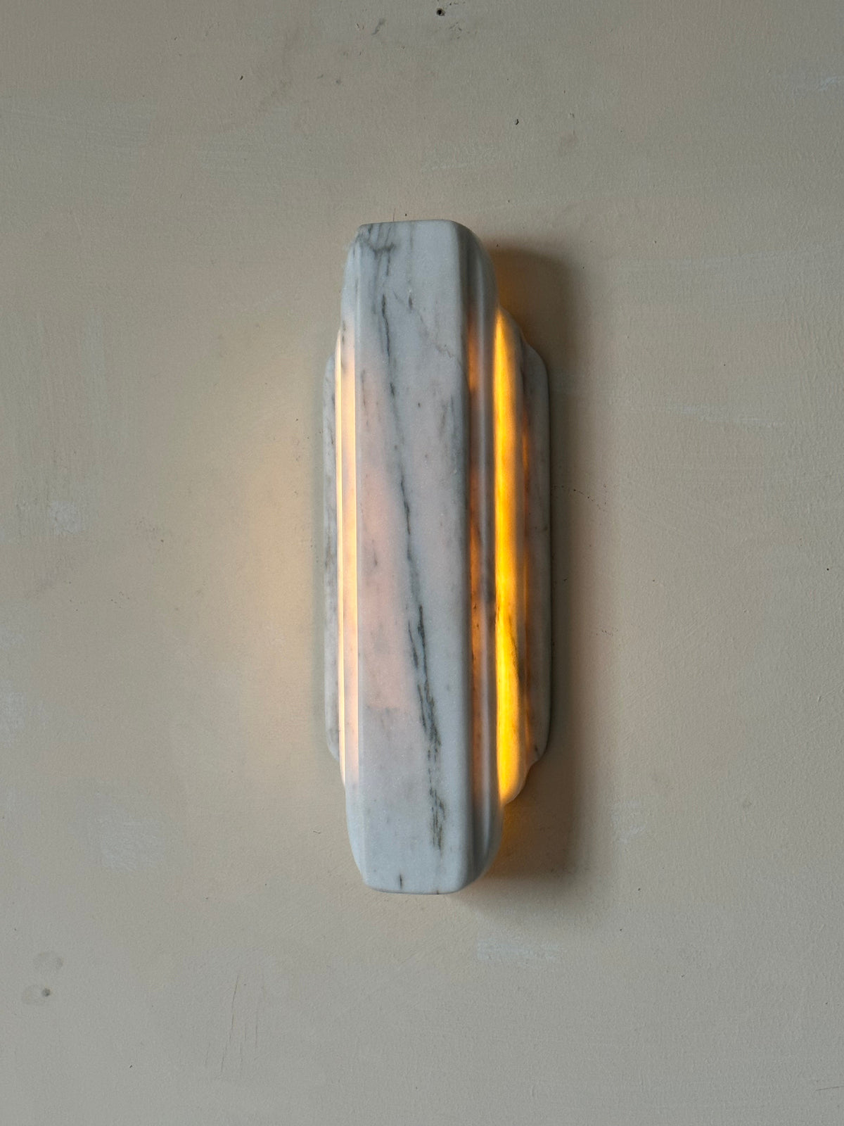 jewel-onyx-wall-lamp