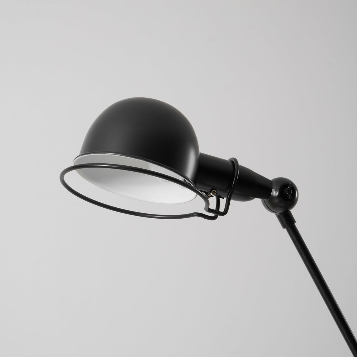 jielde-floor-lamp