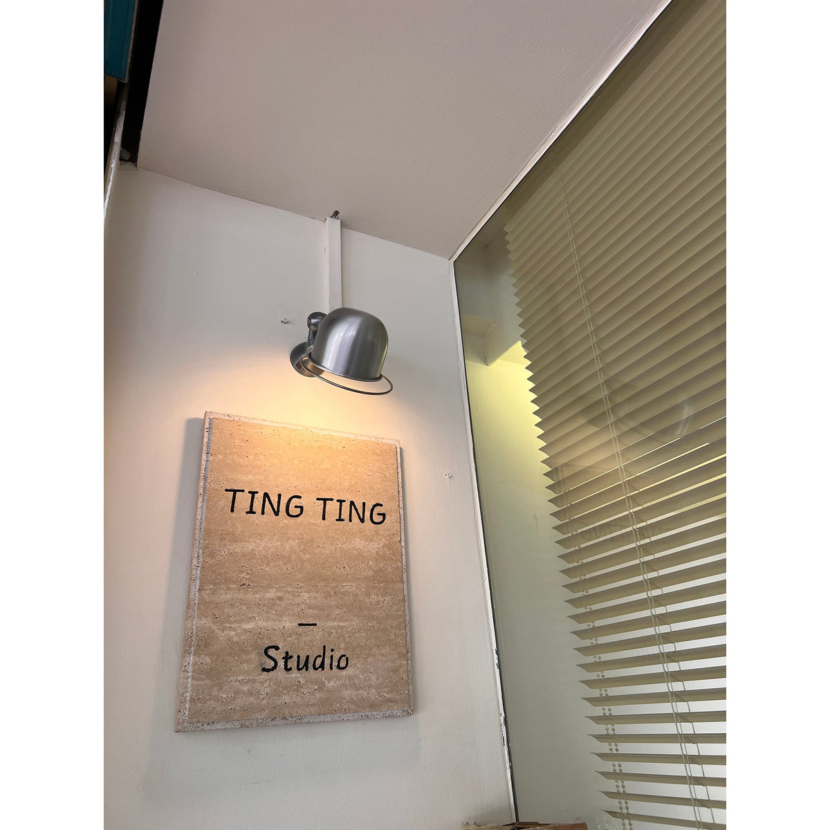 jielde-wall-lamp