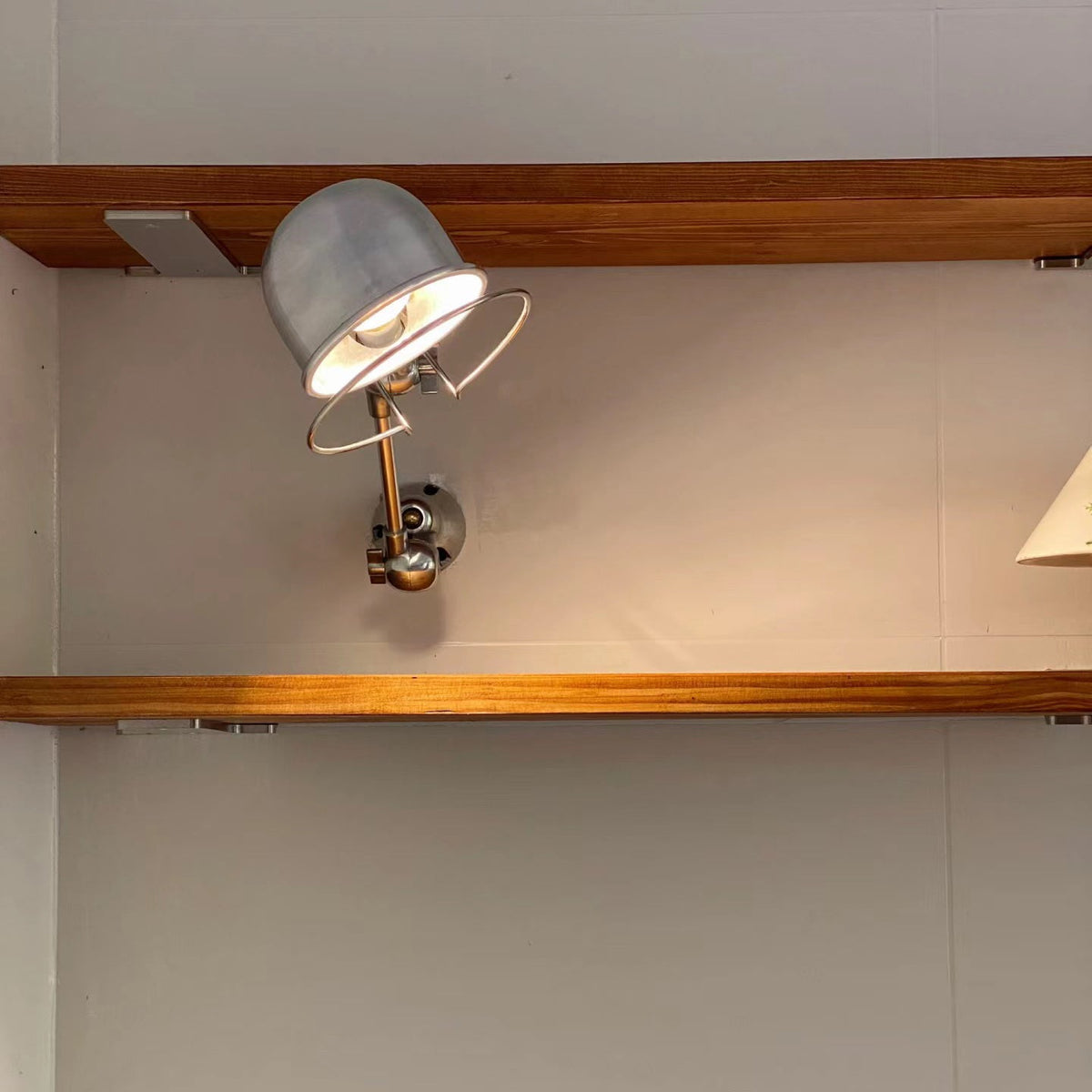 jielde-wall-lamp