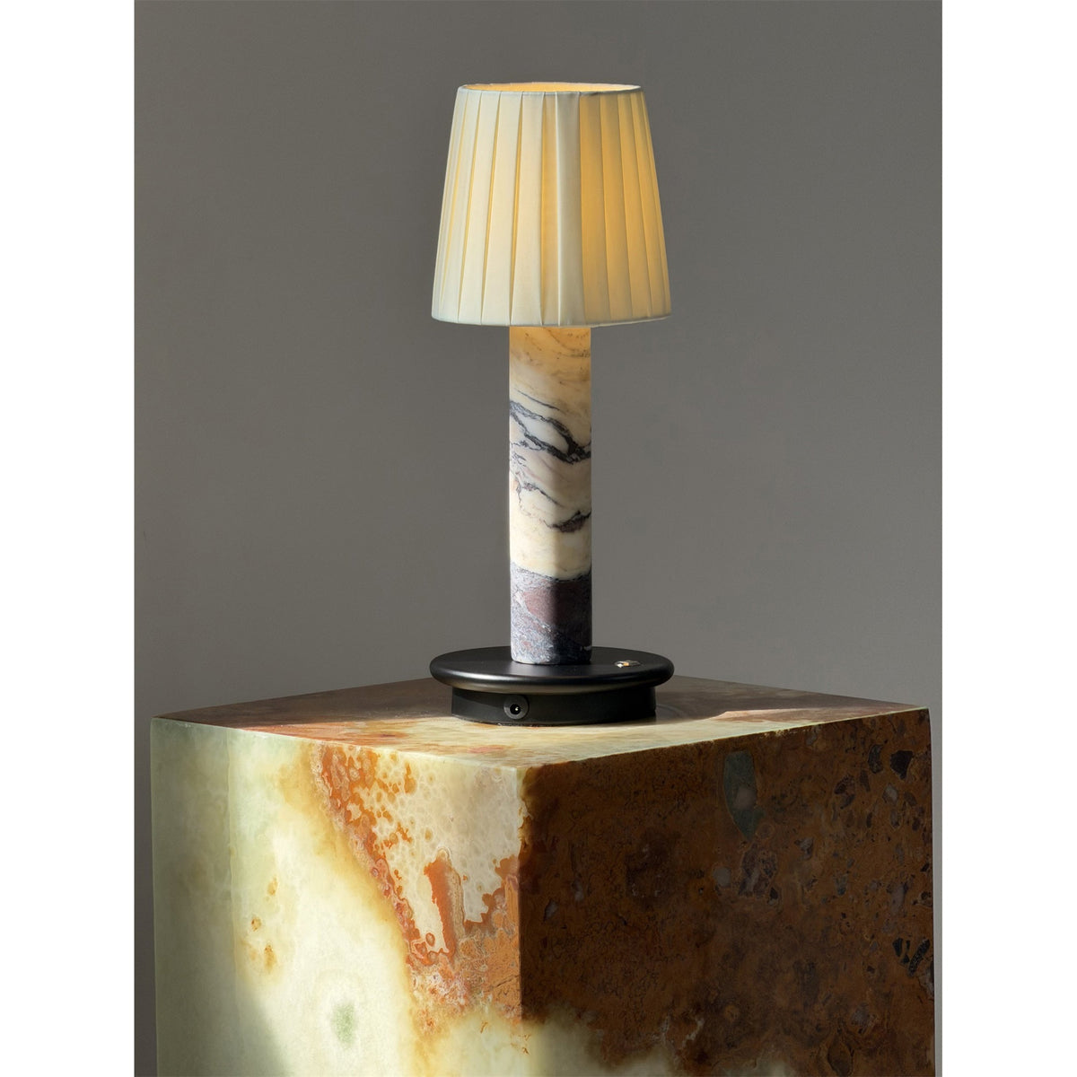 jorgen-table-lamp-built-in-battery