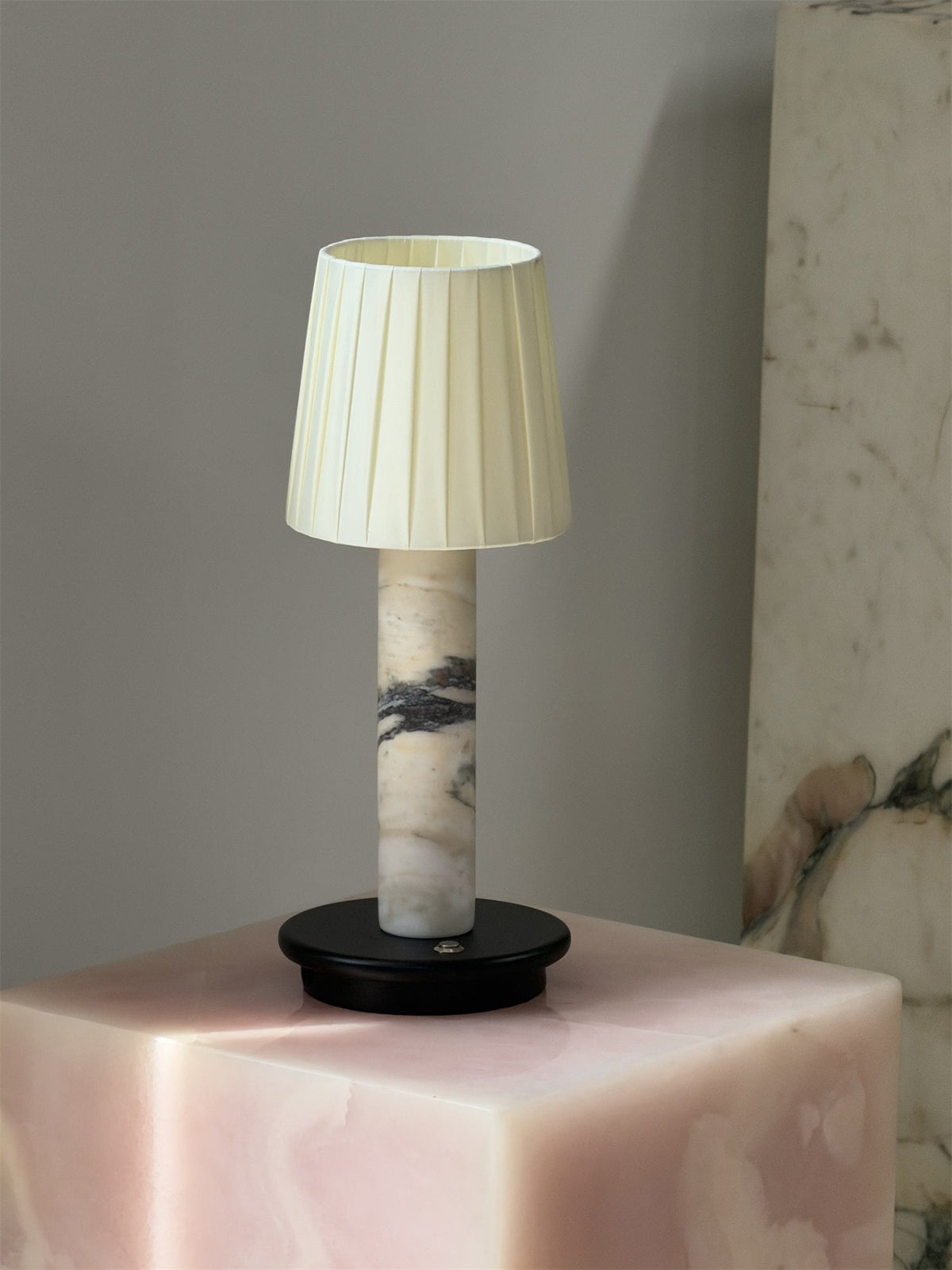 jorgen-table-lamp-built-in-battery