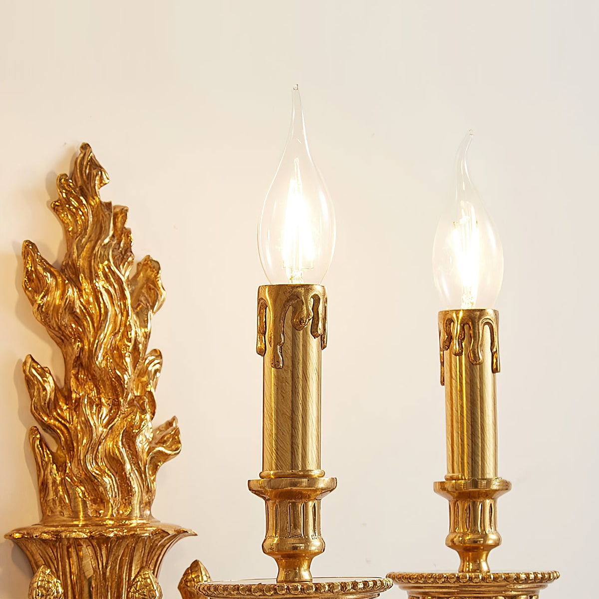 julienne-wall-lamp