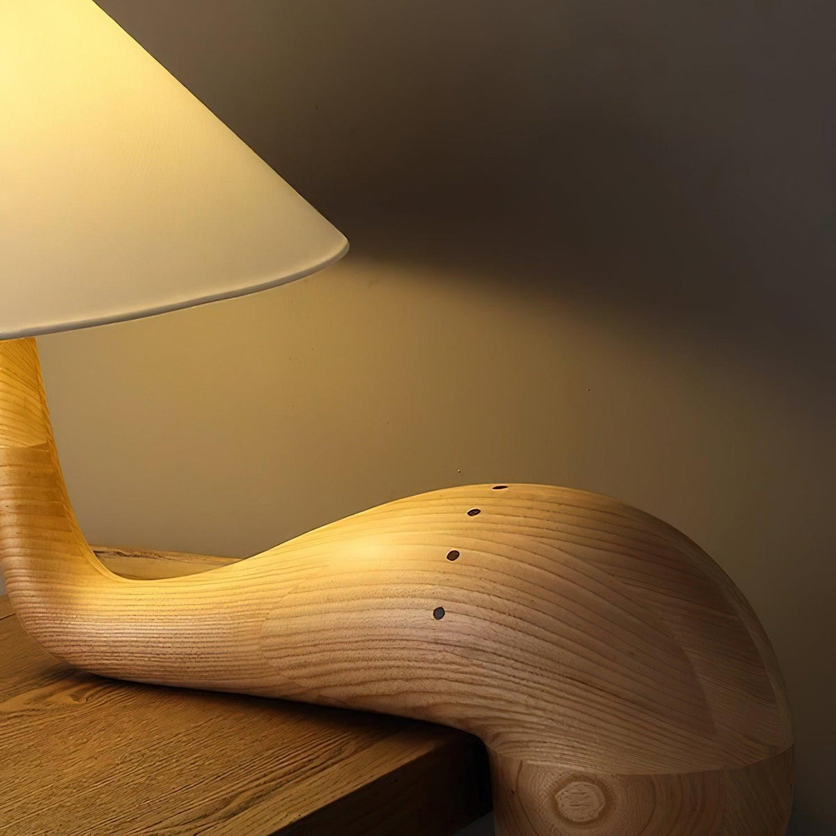 kakuda-pine-table-lamp