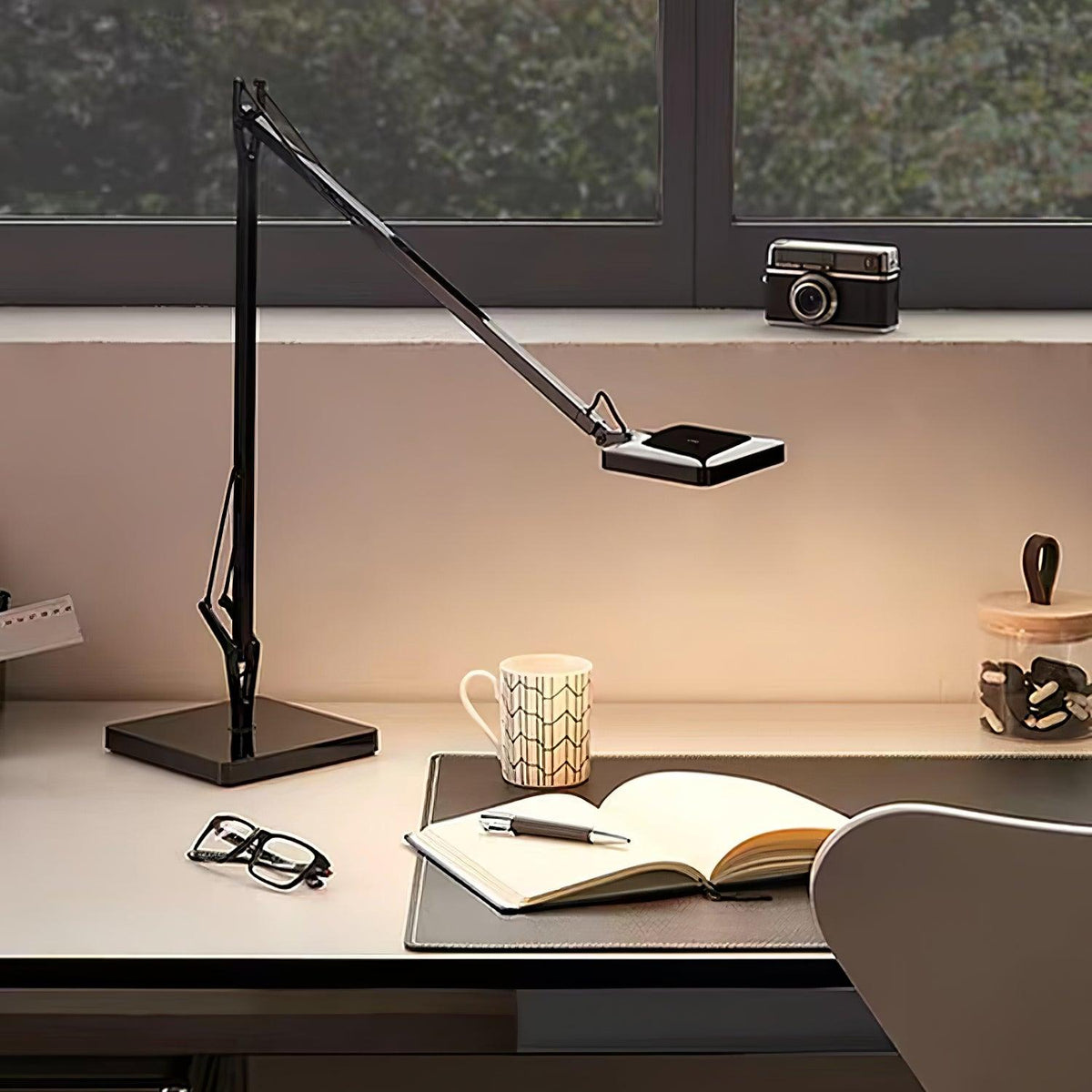 Kelvin Edge Table Lamp
