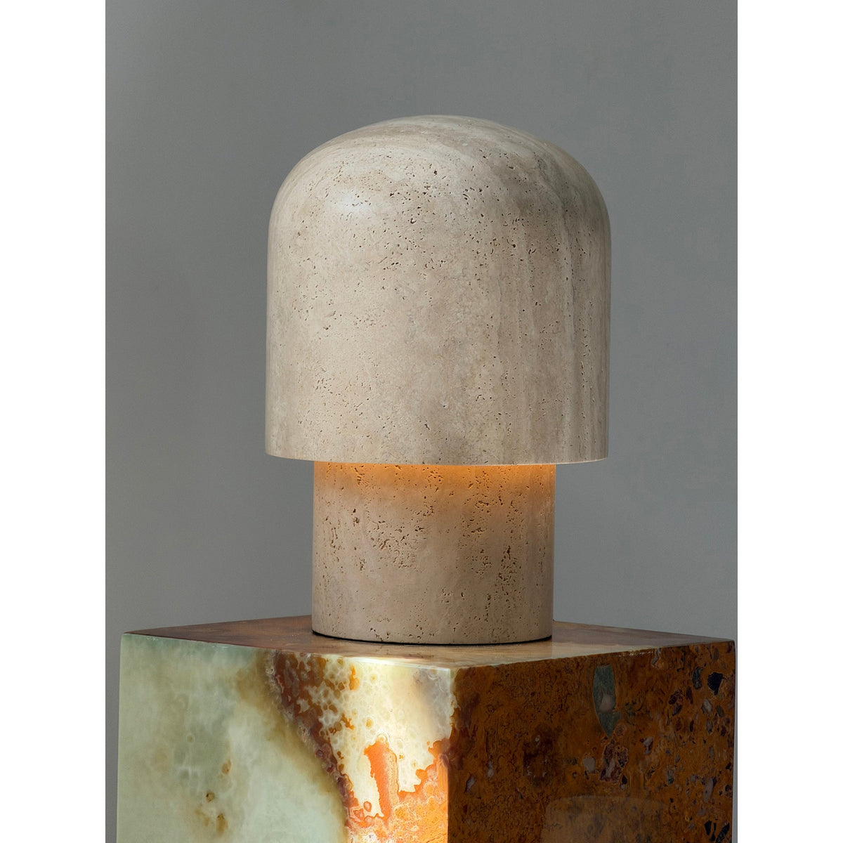 kennett-travertine-table-lamp