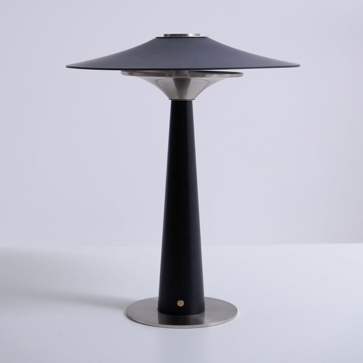 Kizu Peak Table Lamp – Sculptural LED Table Light for Modern Interiors