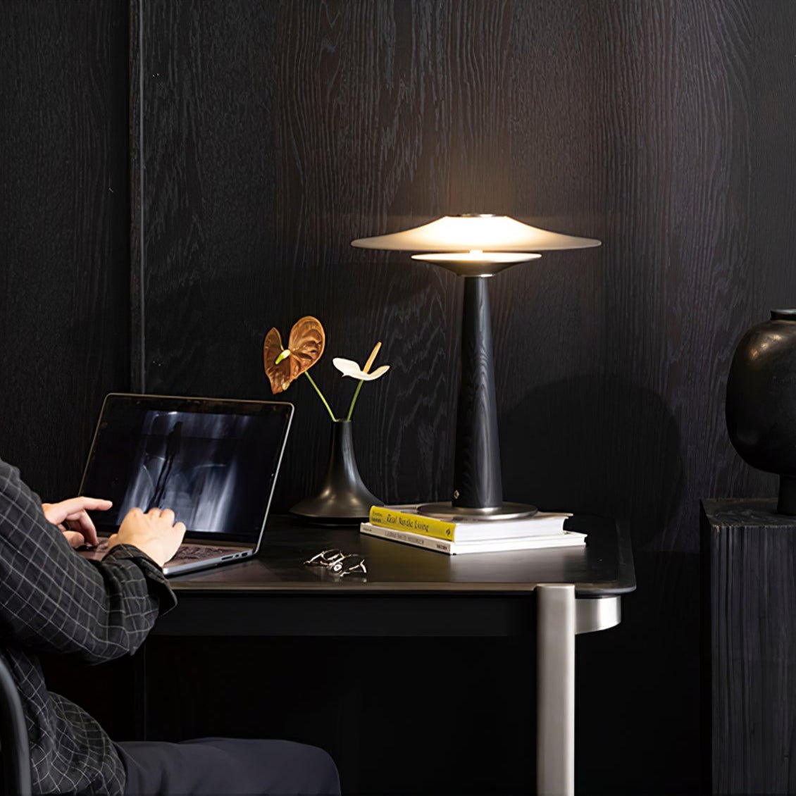 Kizu Peak Table Lamp – Sculptural LED Table Light for Modern Interiors
