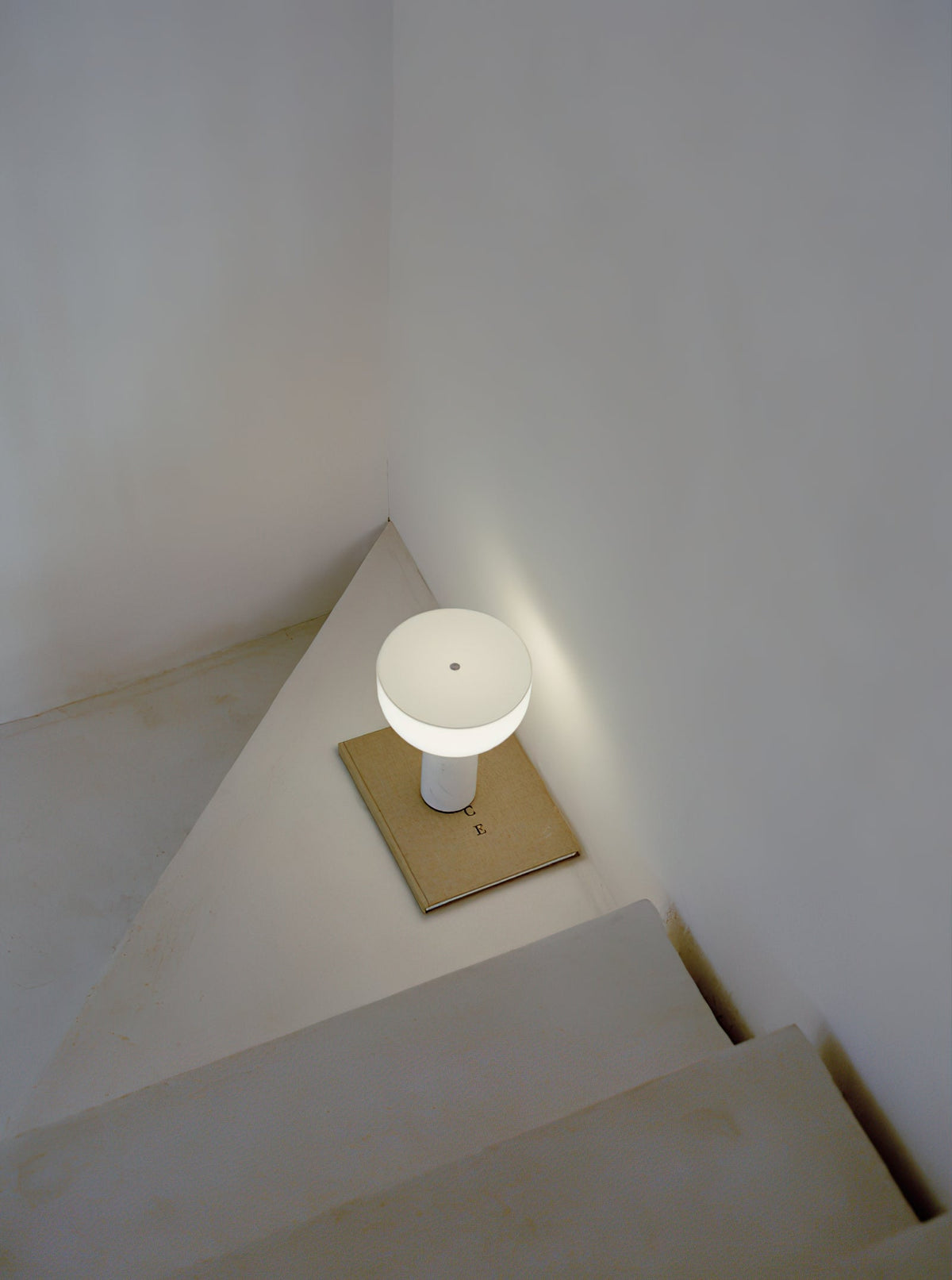 kizu-table-lamp