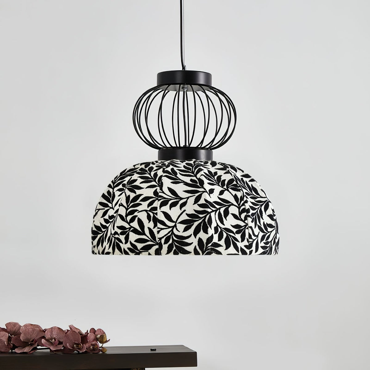 Korvo Pendant Light – Sculptural Black Metal & Fabric Dome Lamp