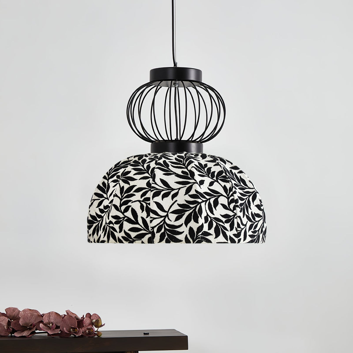 Korvo Pendant Light – Sculptural Black Metal & Fabric Dome Lamp