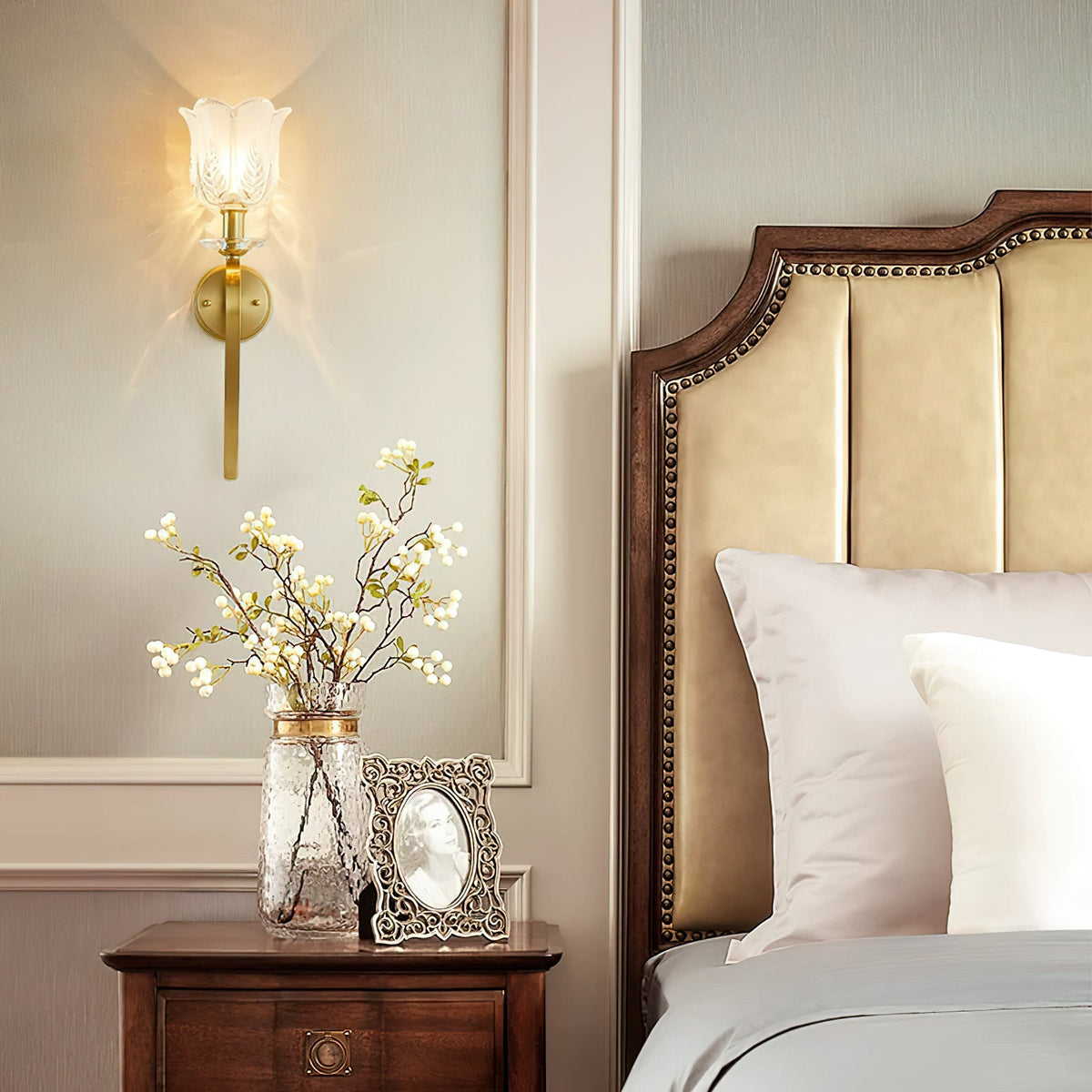 kristy-wall-lamp