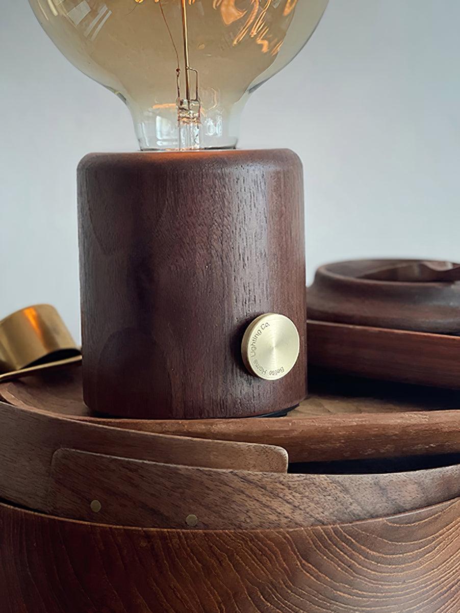 kuitt-smiley-table-lamp