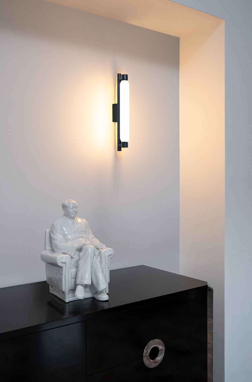 la-roche-wall-lamp