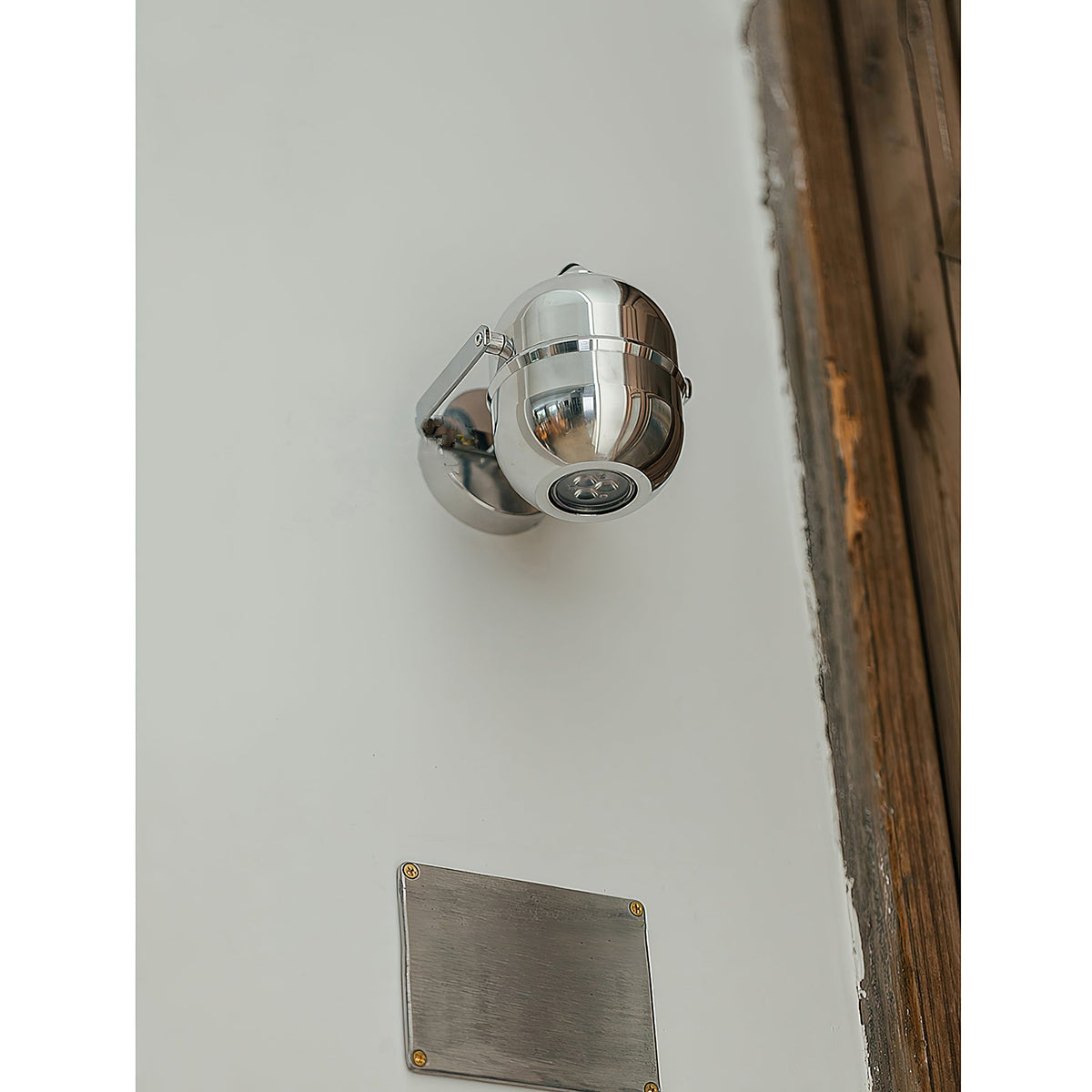 laito-wall-lamp