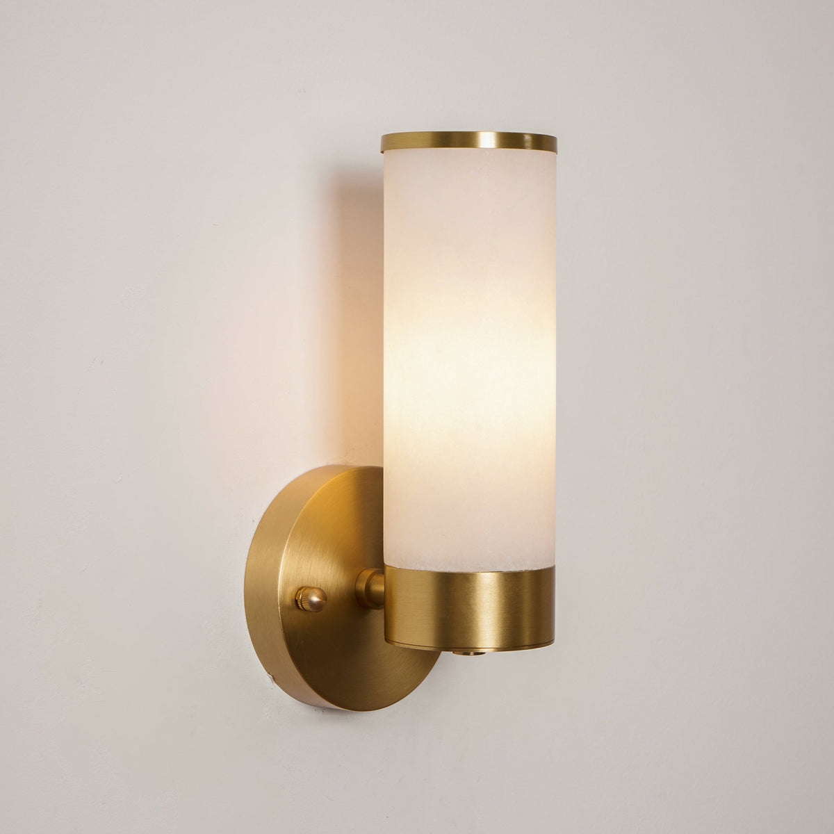 lampatron-alabaster-wall-lamp