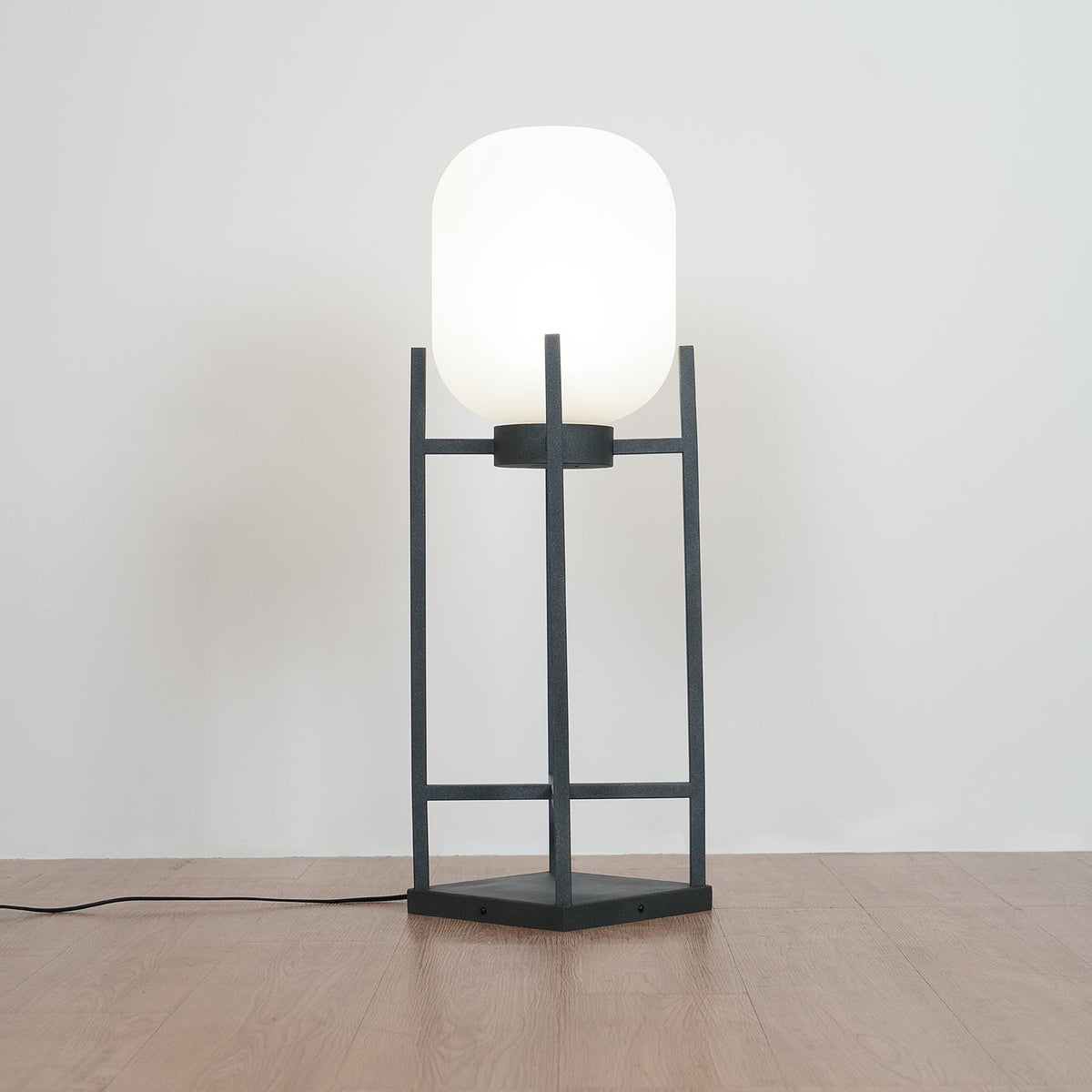 Aurora Lantern Floor Lamp – Modern Outdoor Lighting in Stainless Steel and Glass