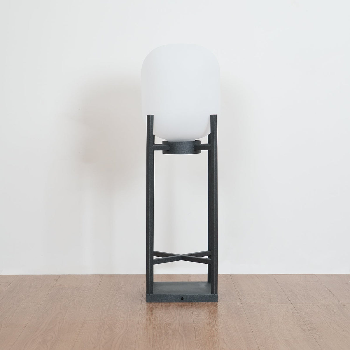Aurora Lantern Floor Lamp – Modern Outdoor Lighting in Stainless Steel and Glass