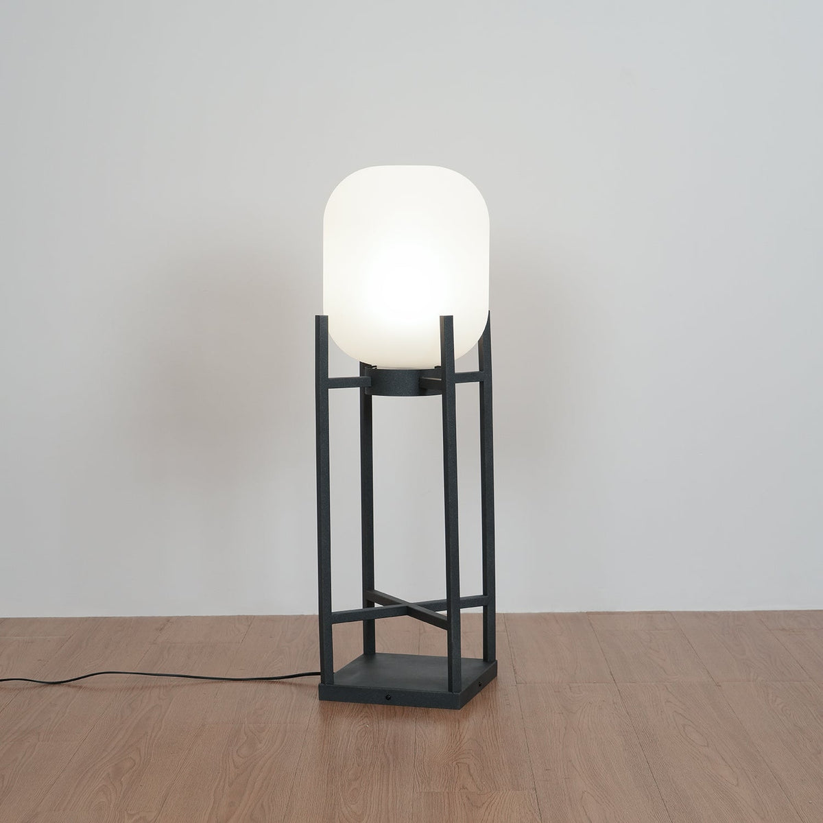 Aurora Lantern Floor Lamp – Modern Outdoor Lighting in Stainless Steel and Glass