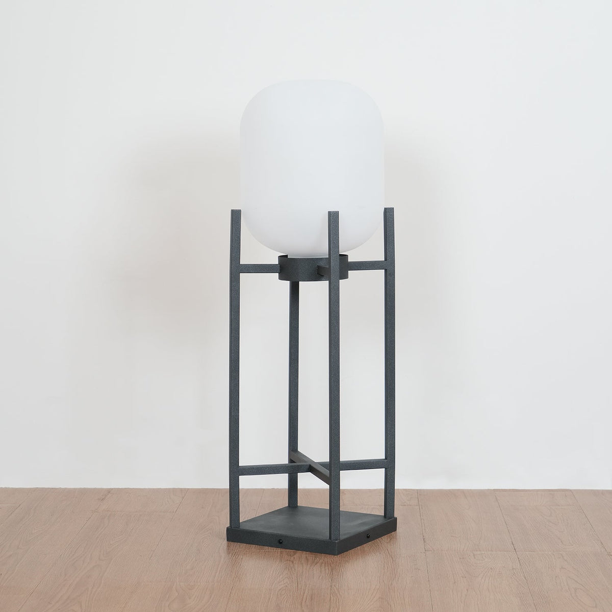 Aurora Lantern Floor Lamp – Modern Outdoor Lighting in Stainless Steel and Glass