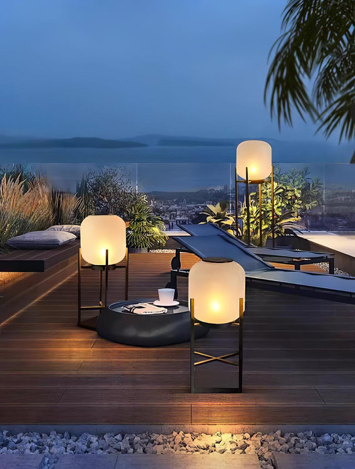 Aurora Lantern Floor Lamp – Modern Outdoor Lighting in Stainless Steel and Glass