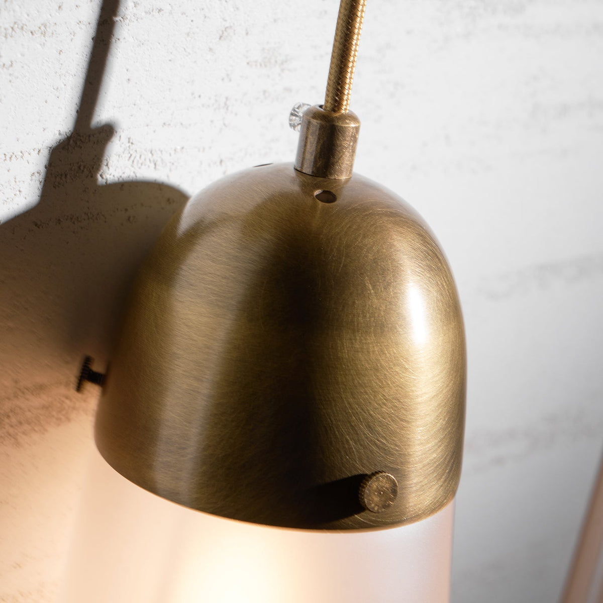 lariat-wall-lamp
