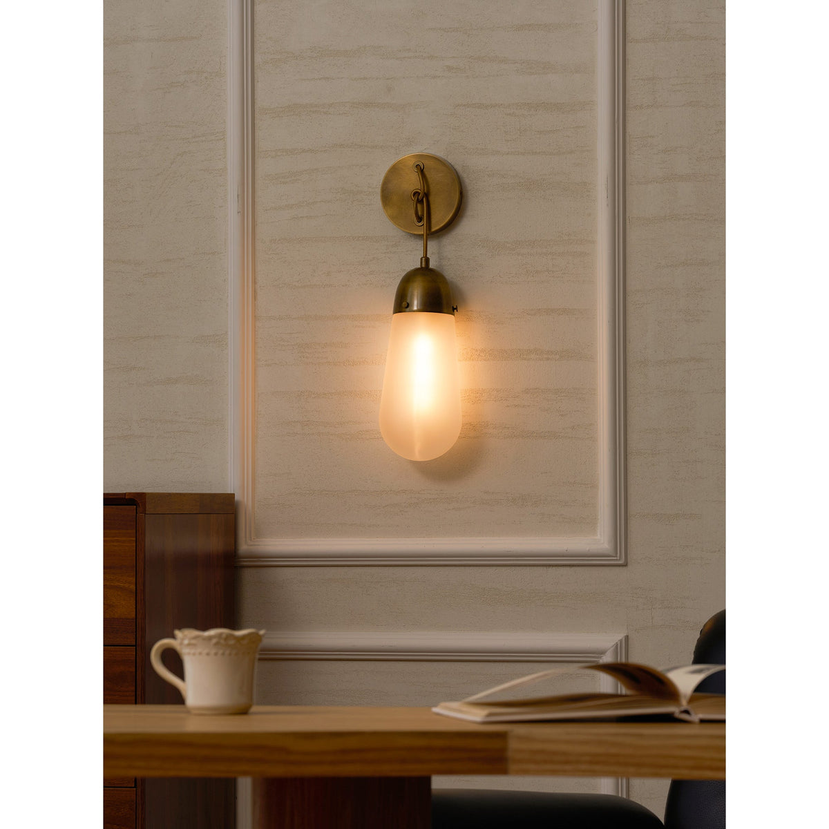 lariat-wall-lamp