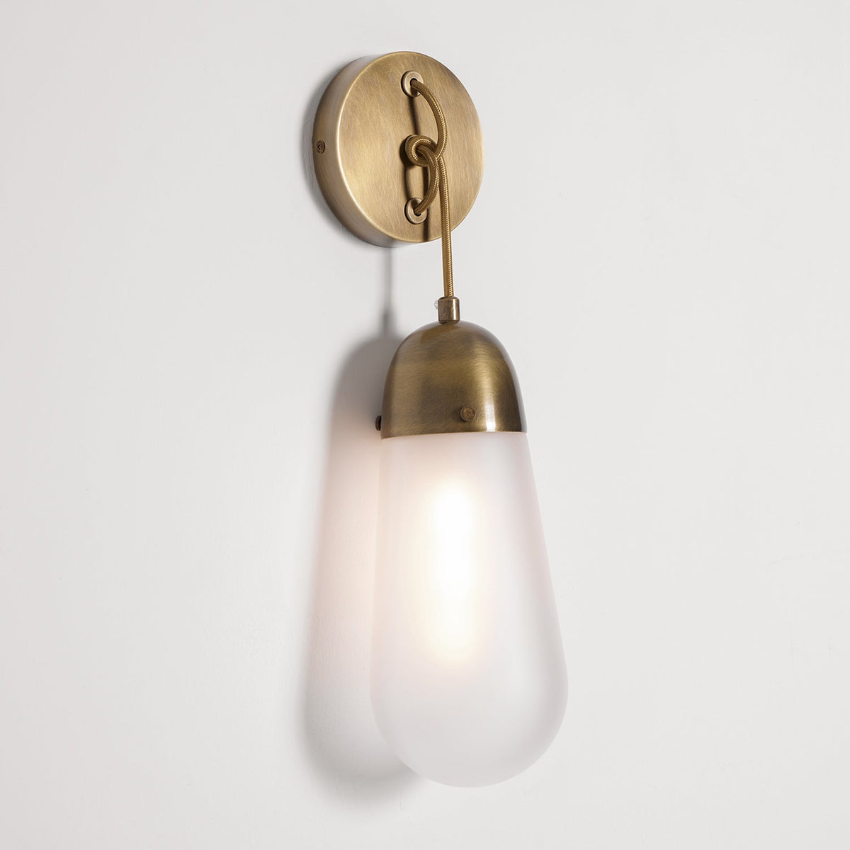 lariat-wall-lamp
