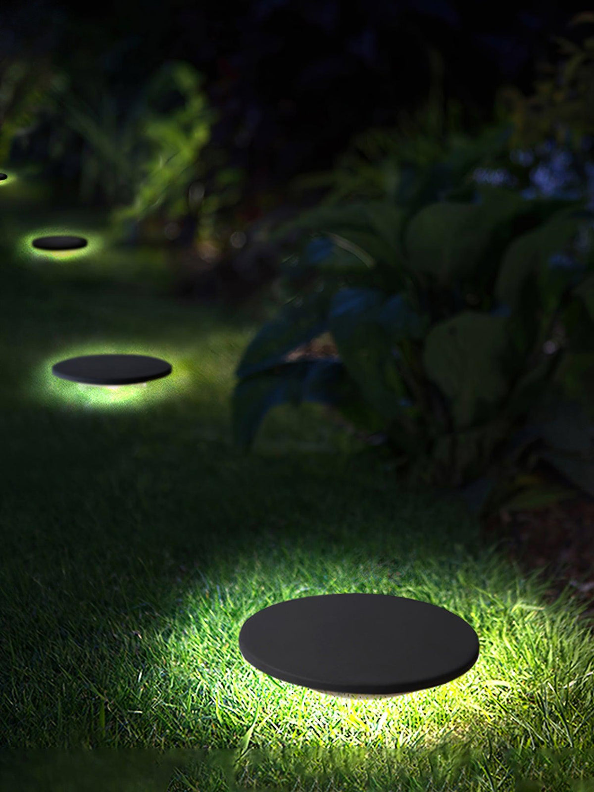 Solar Disc Lawn Light – Matte Black Aluminium Spike Garden Lamp