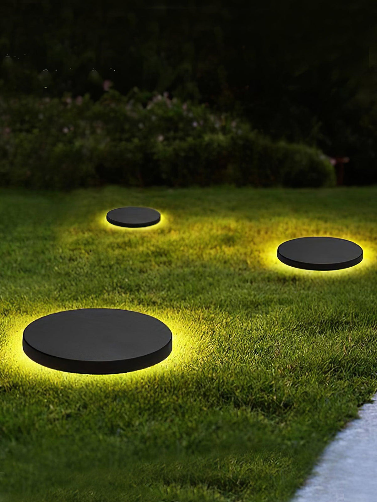 Solar Disc Lawn Light – Matte Black Aluminium Spike Garden Lamp