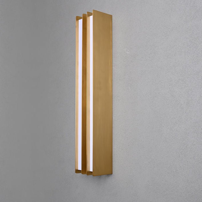 Layered Blade Brass LED Wall Sconce for Modern Interiors