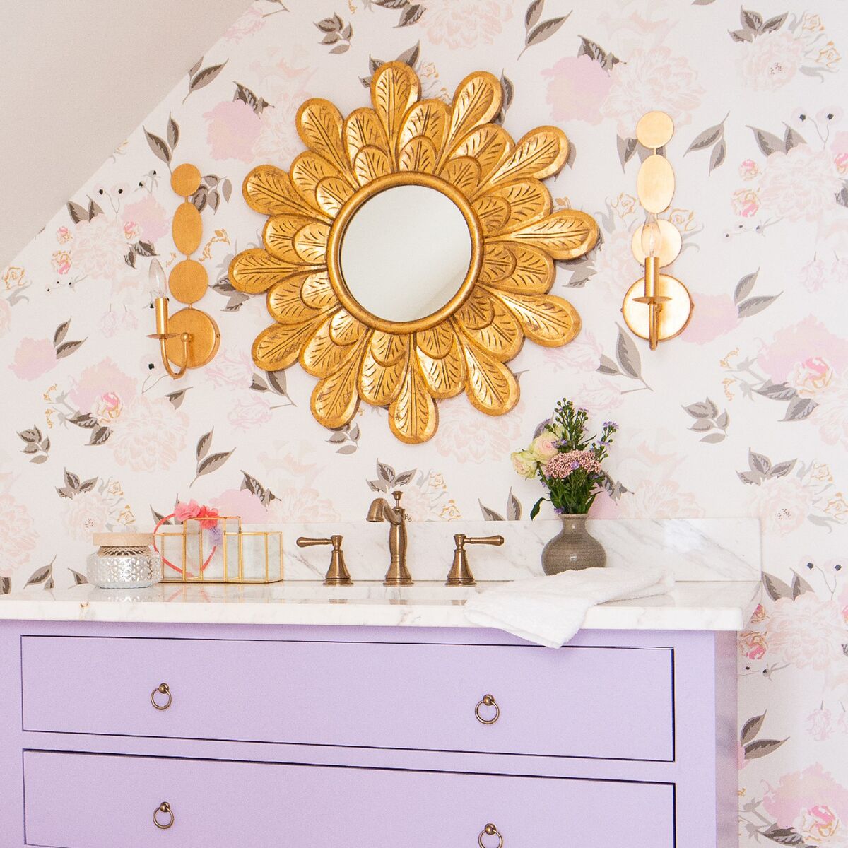 layla-wall-lamp