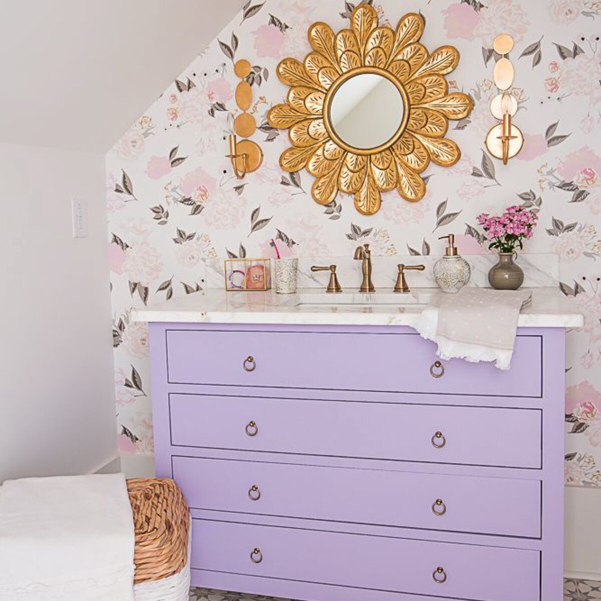 layla-wall-lamp