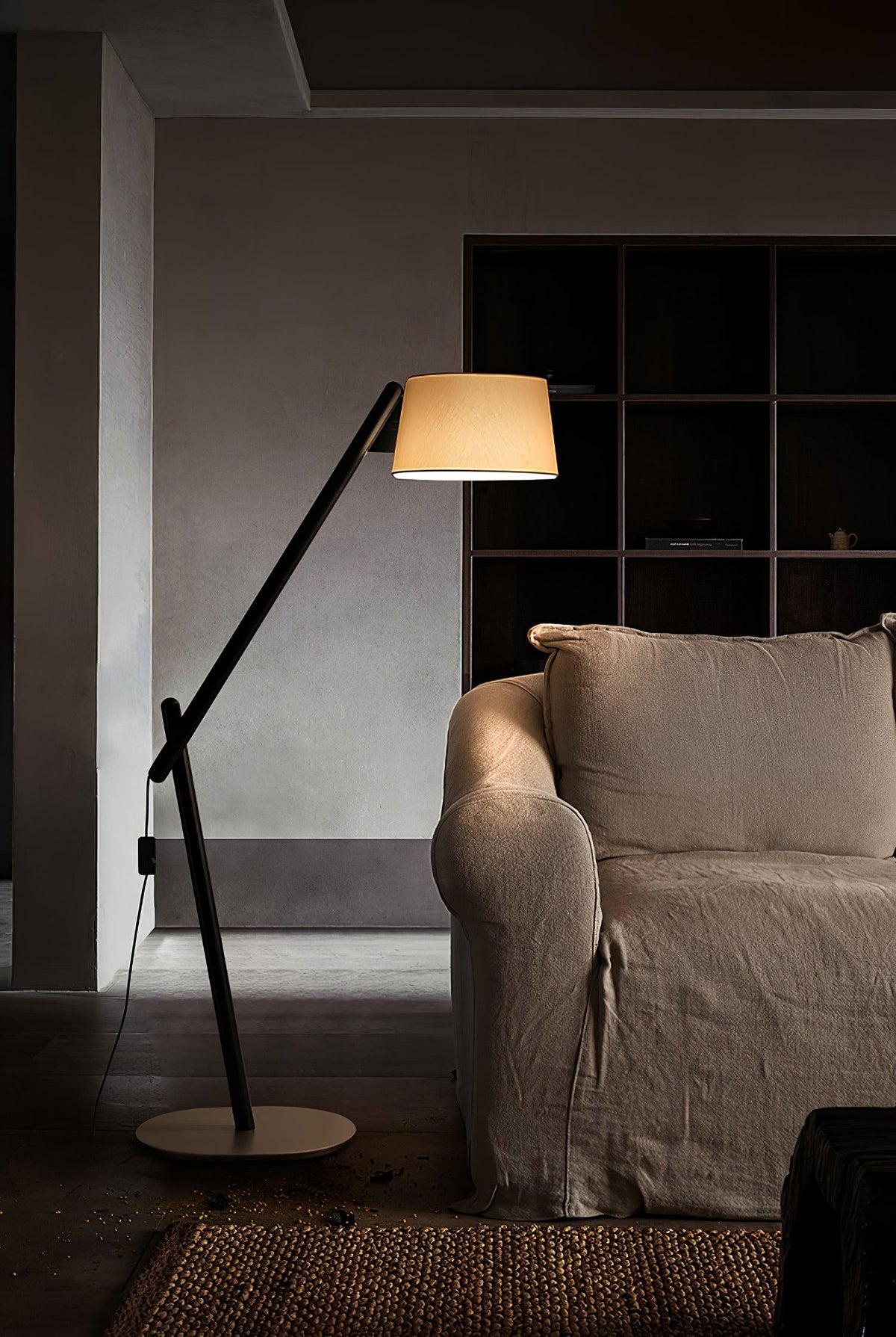 lean-pivot-floor-lamp