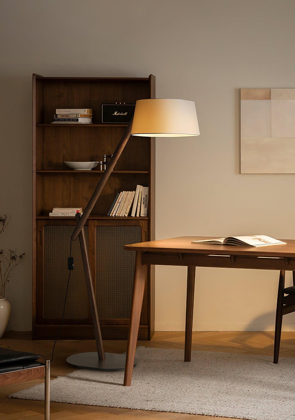 lean-pivot-floor-lamp