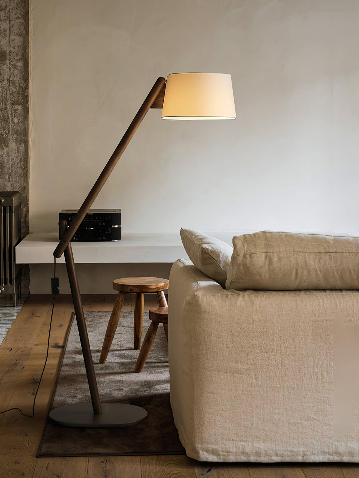 lean-pivot-floor-lamp